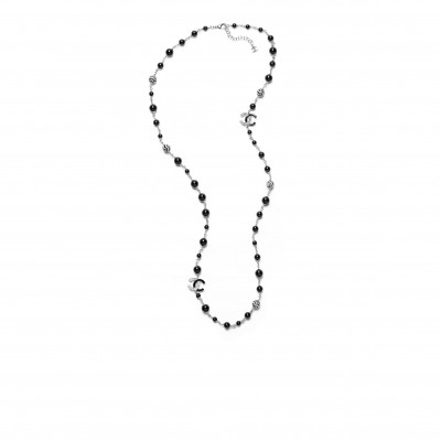 CHANEL BLACK AND WHITE CC LOGO FAUX PEARL LONG NECKLACE J89703